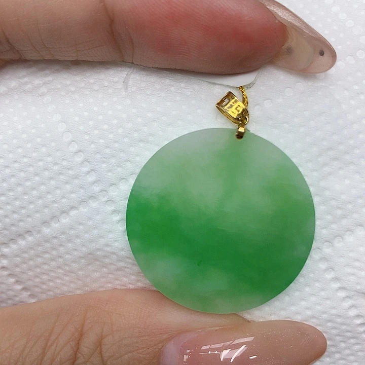 颈饰18K金镶嵌翡翠