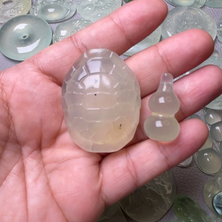 岫玉吊坠(赠链)未镶嵌许**a