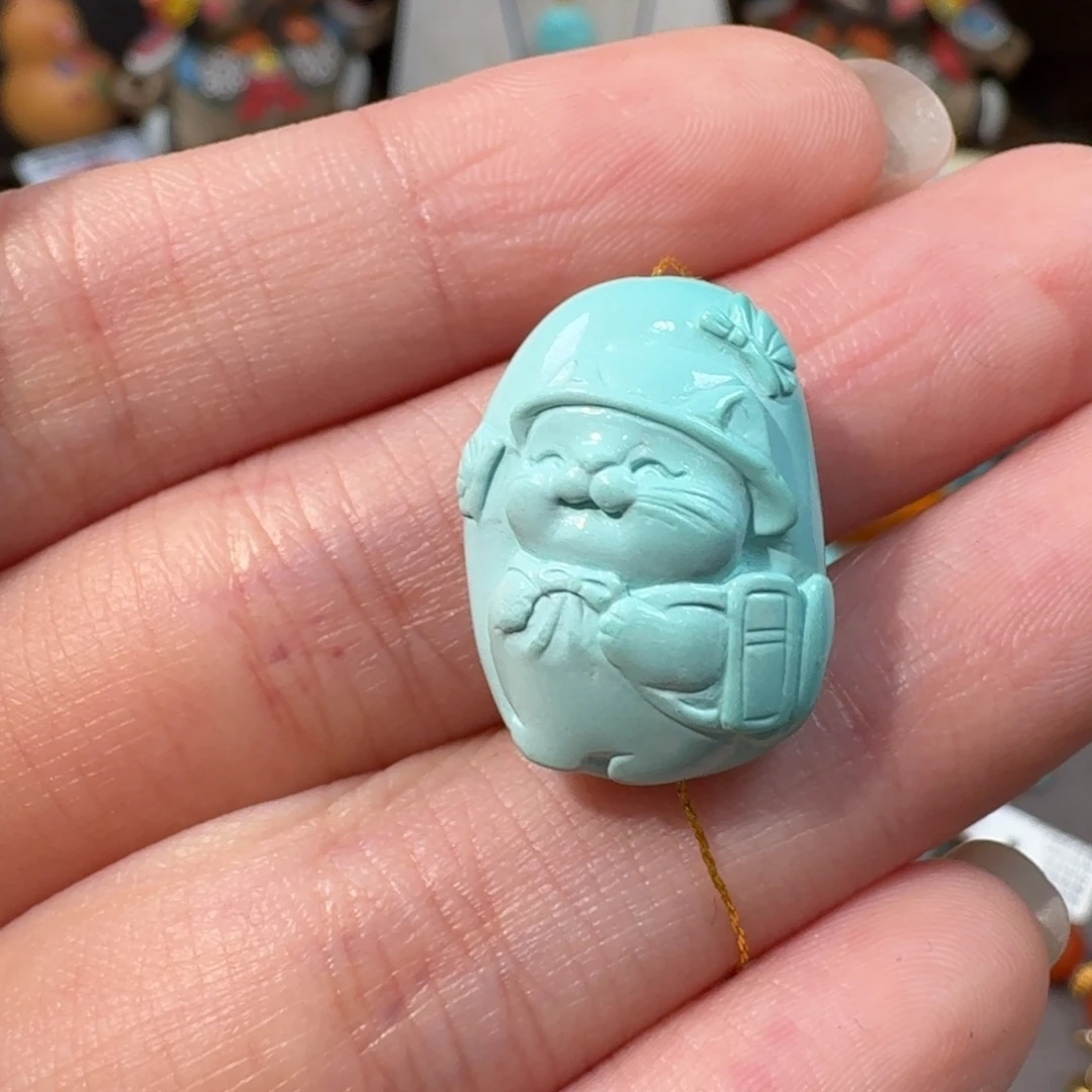 绿松石未镶嵌猫咪雕刻件