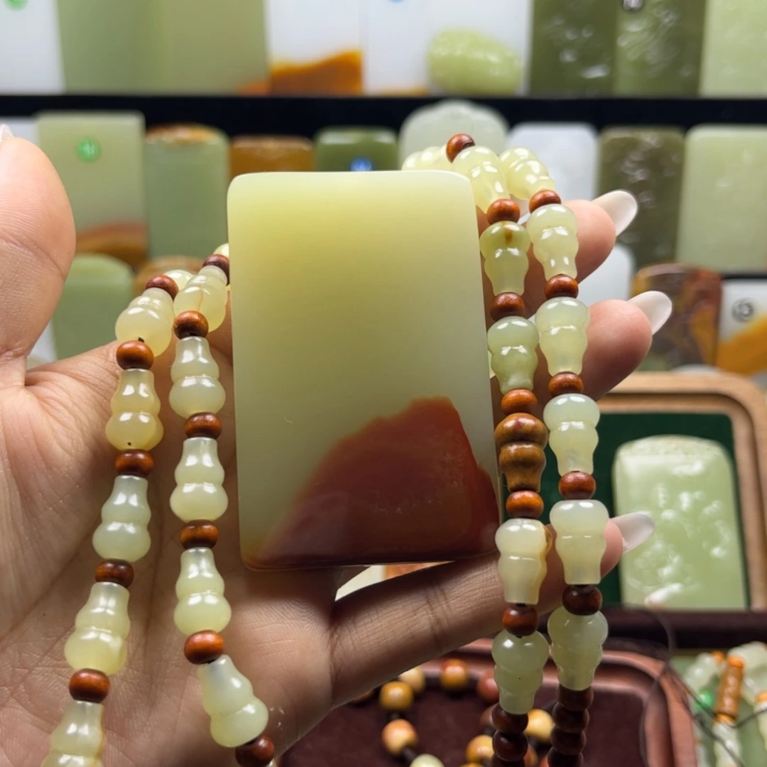 玉***天然玉石玉石牌吊坠