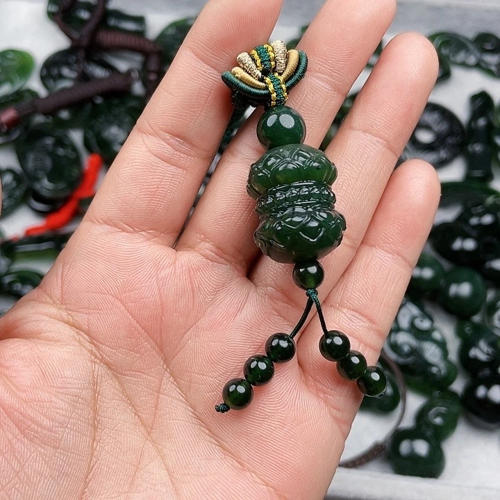 枳***实蛇纹石玉未镶嵌挂件