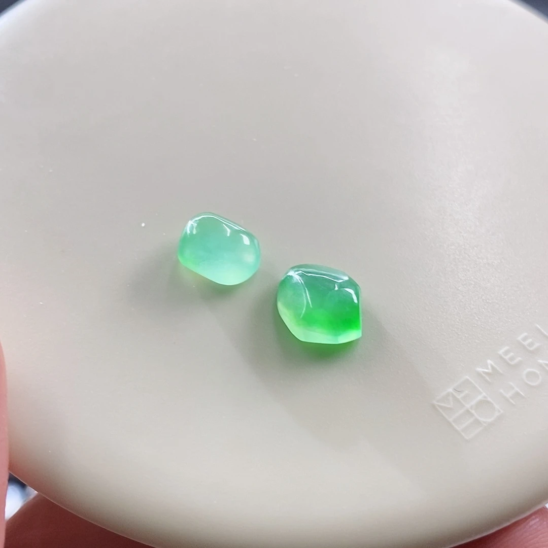 散珠翡翠高冰荧光绿