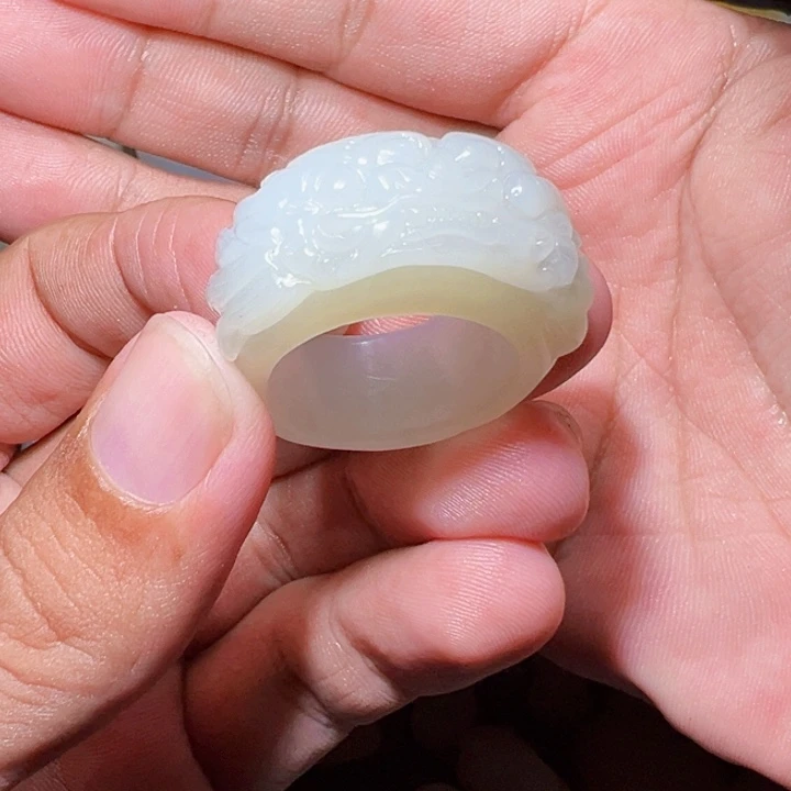 颈饰未镶嵌和田玉种**司