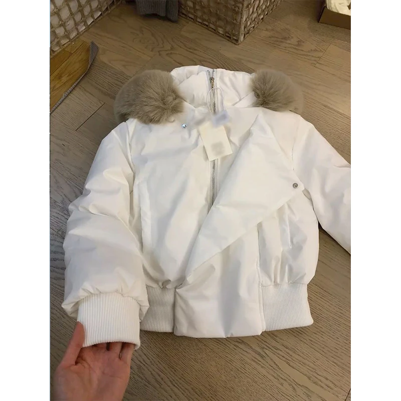 独特超好看白色棉服外套女2025冬季爆款今年流行短款设计感面包服