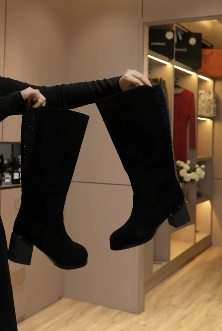 （清货）真皮粗跟高筒侧拉链时尚圆头黑色长靴