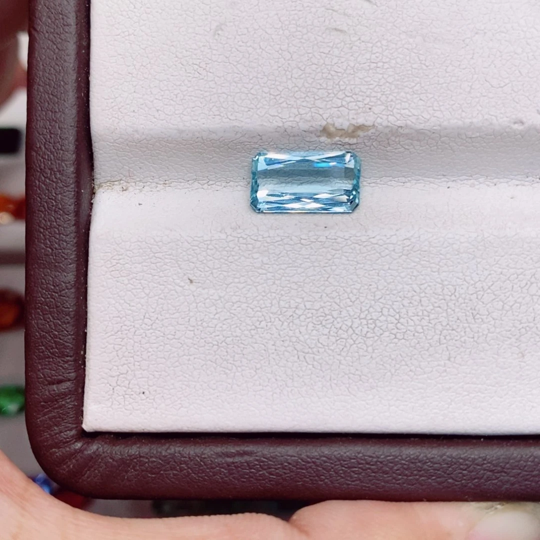 海蓝宝石裸石未镶嵌海蓝宝1.77克拉