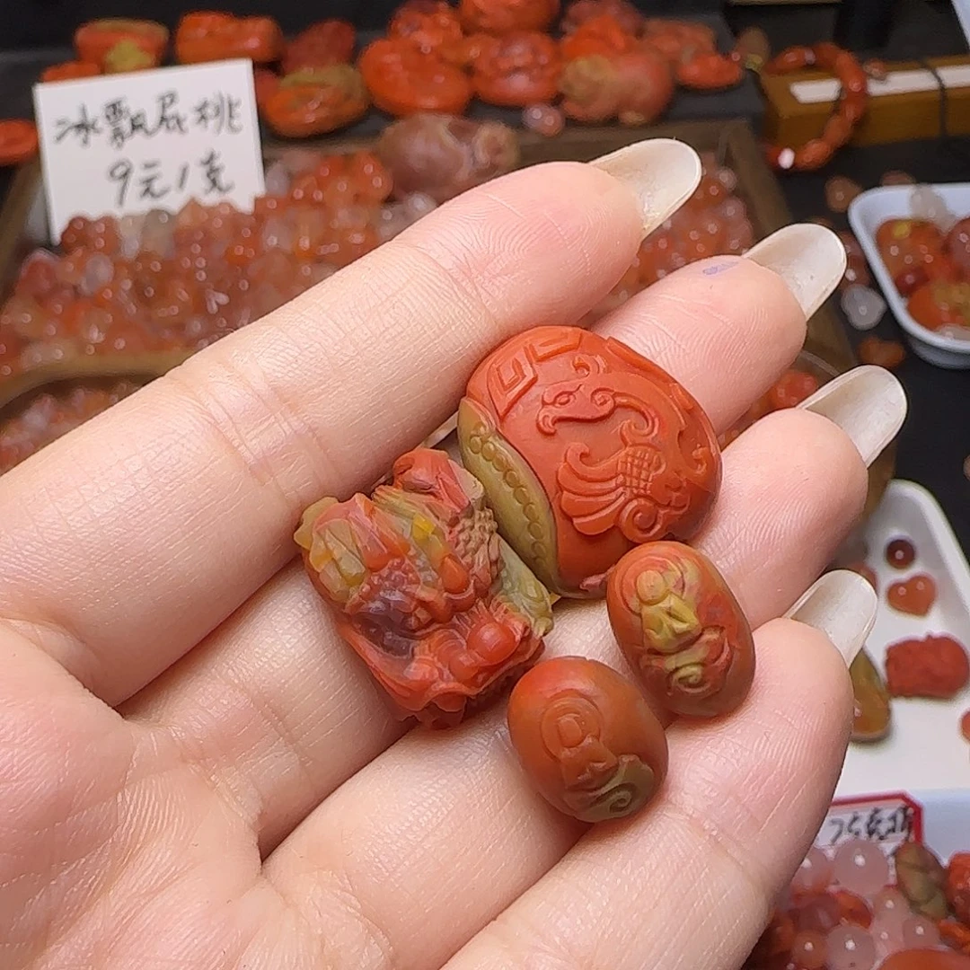 天***秋南红玛瑙未镶嵌颈饰