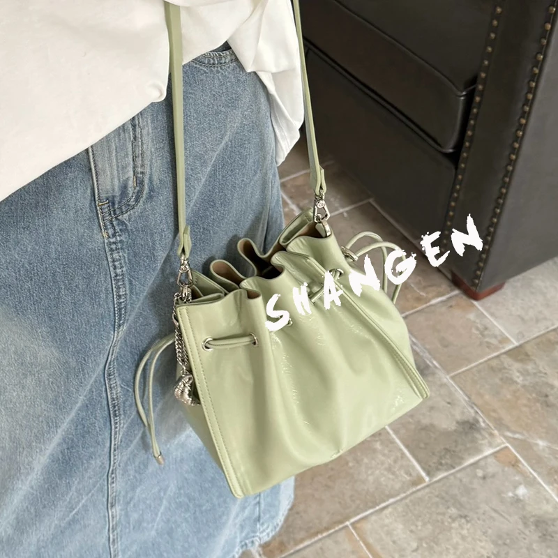 【尚恩CC】SK-62671-奶油绿-20*12*22轻奢时尚女新款单肩斜挎水桶包