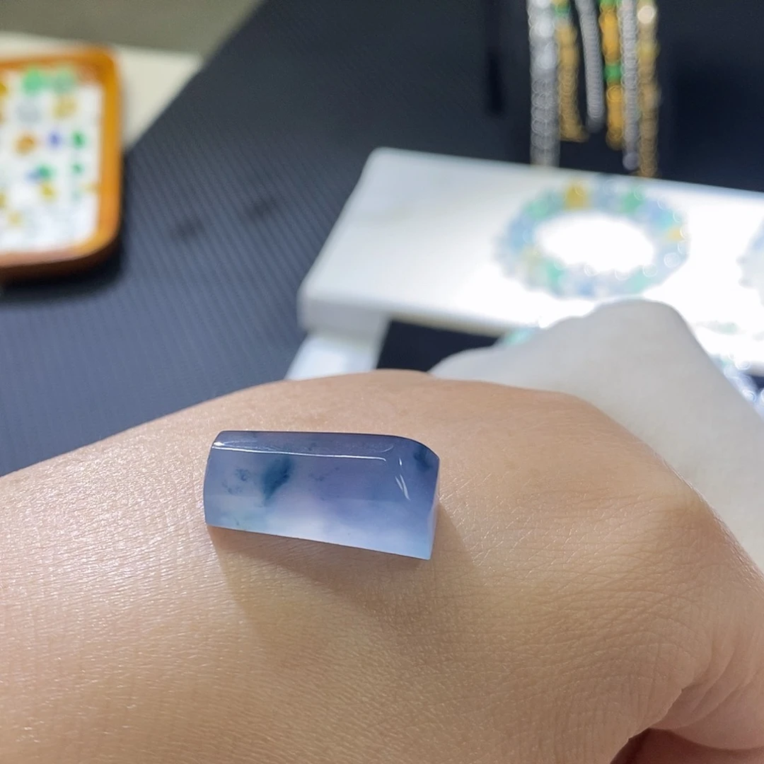 翡翠把件未镶嵌力推随行