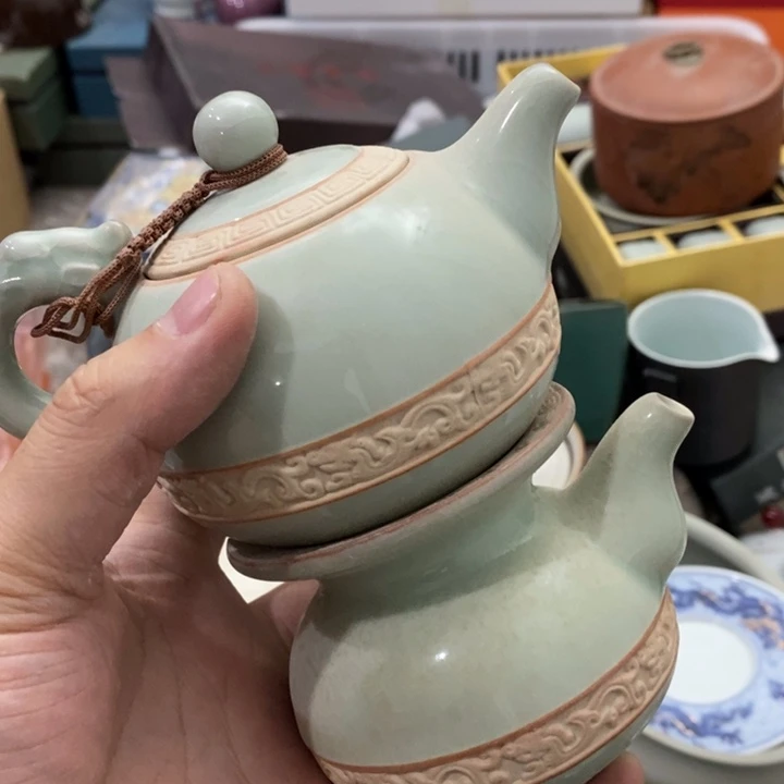 陶瓷艺术品及陶瓷壶