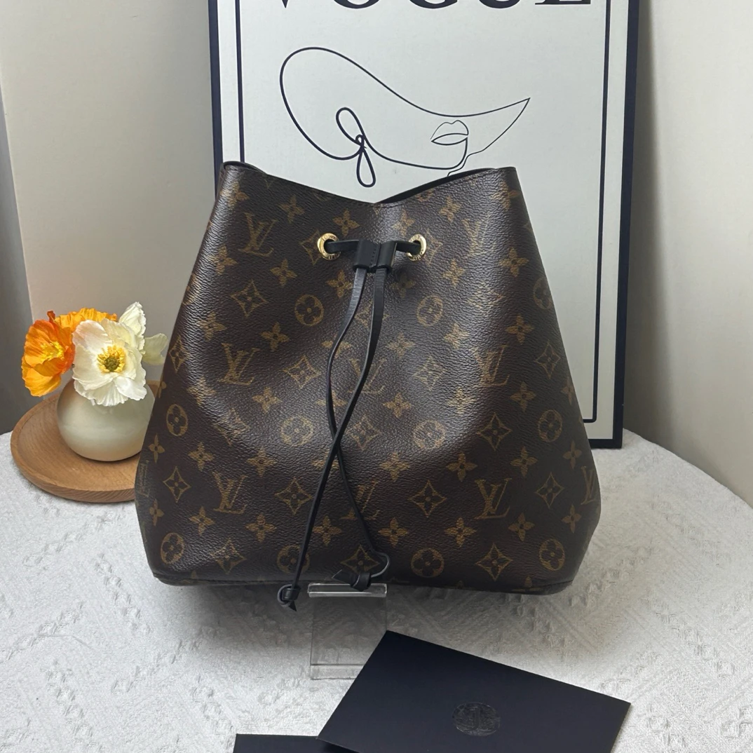 95新 LouisVuitton/路易威登 黑水桶老花  20年/JWX5680