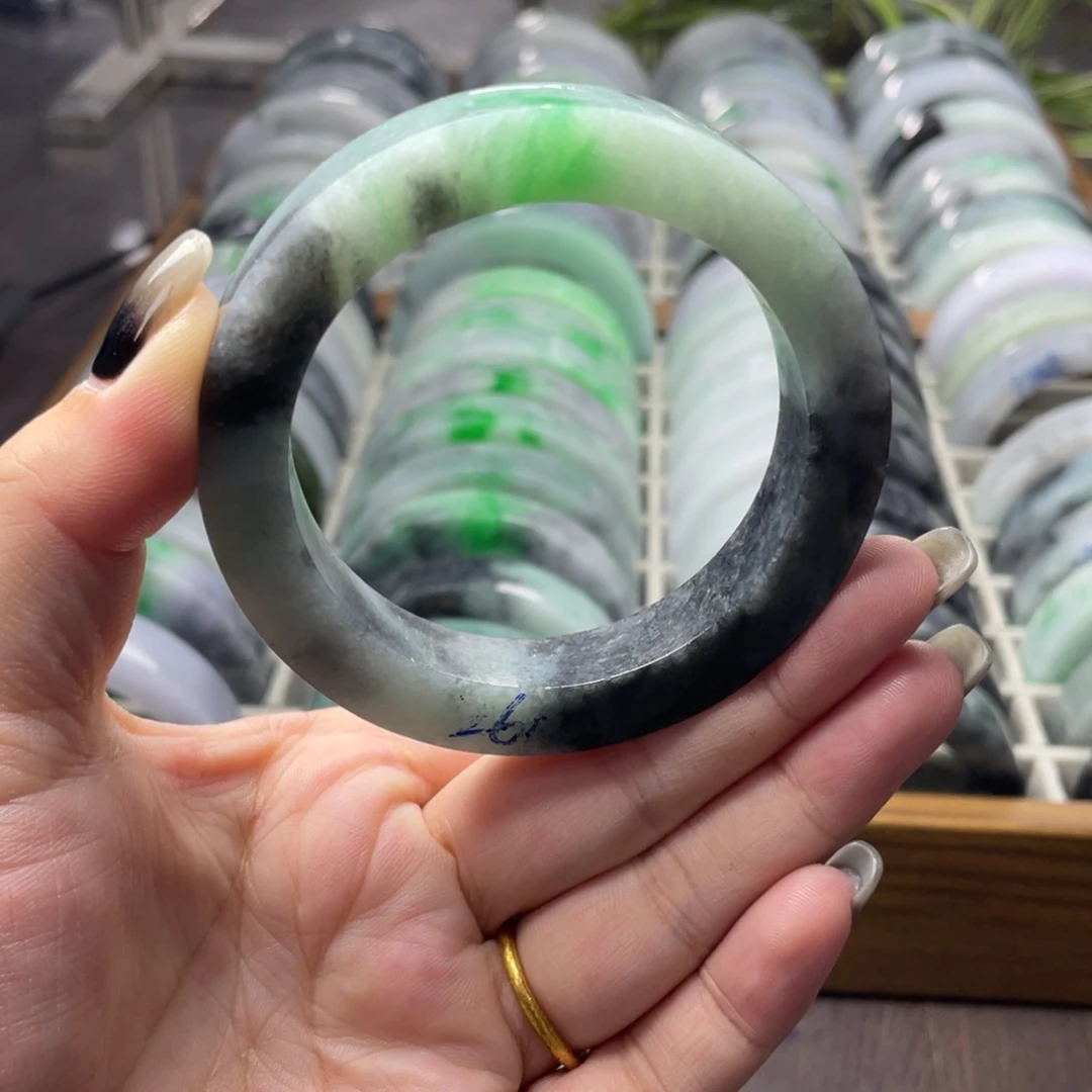未镶嵌翡翠手镯定制翡翠