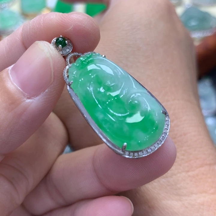 吊坠(不含链)18K金镶嵌翡翠