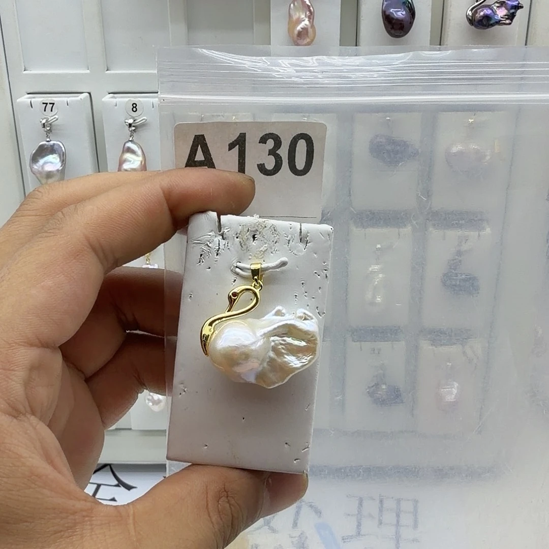 淡水珍珠合金颈饰