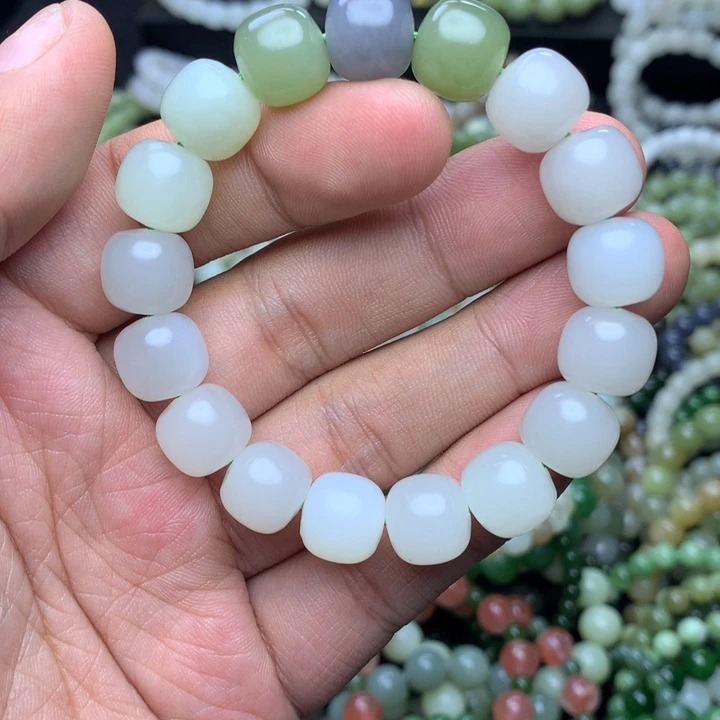 和田玉未镶嵌手串