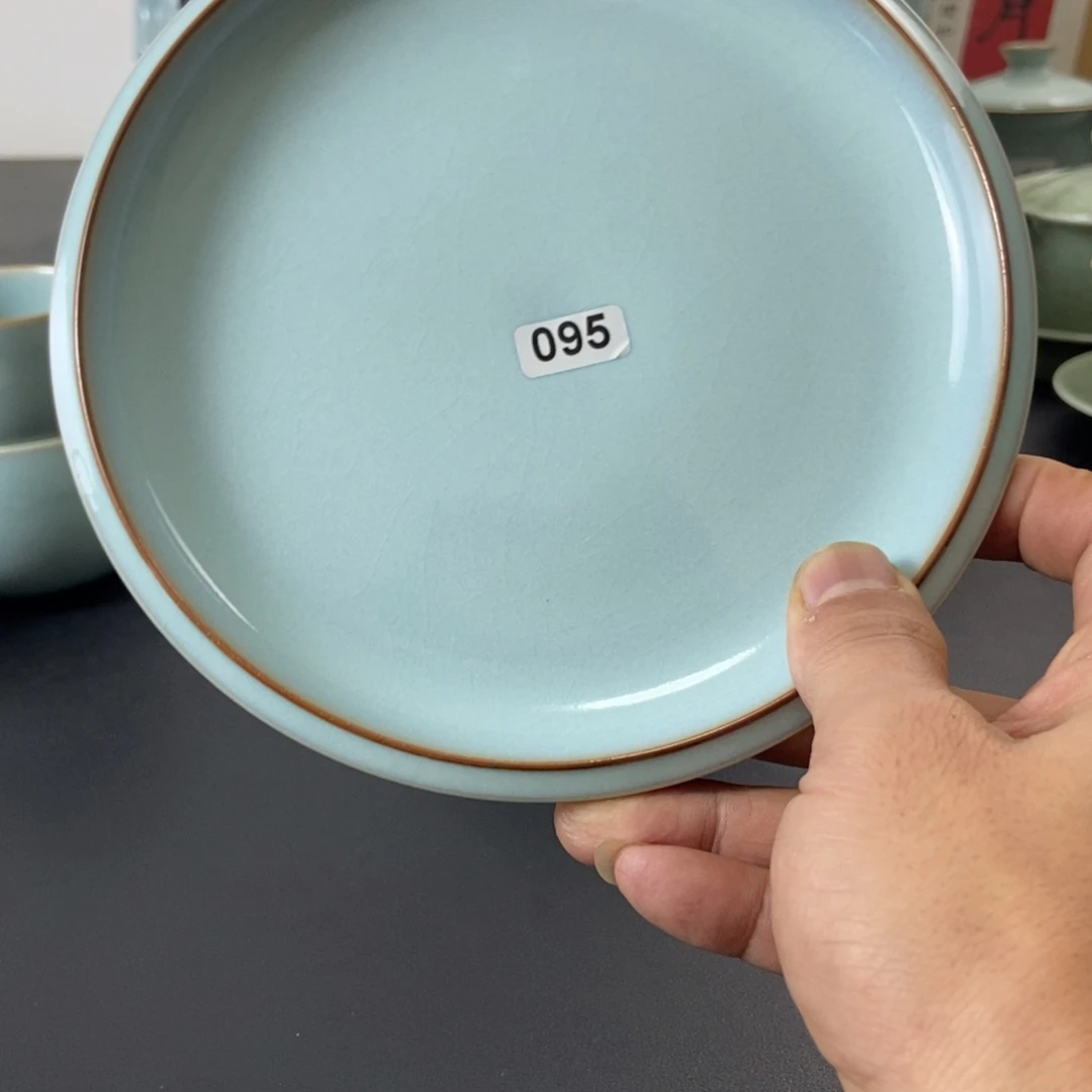 微瑕天青釉壶承瑕