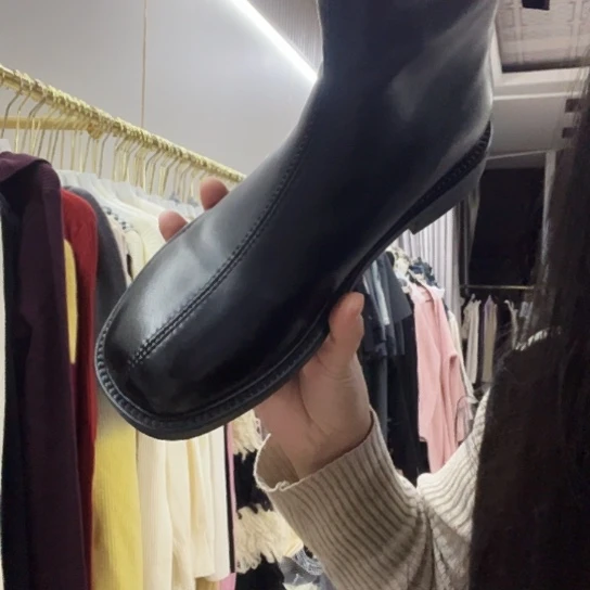 黑色真皮款短靴37.38.39码