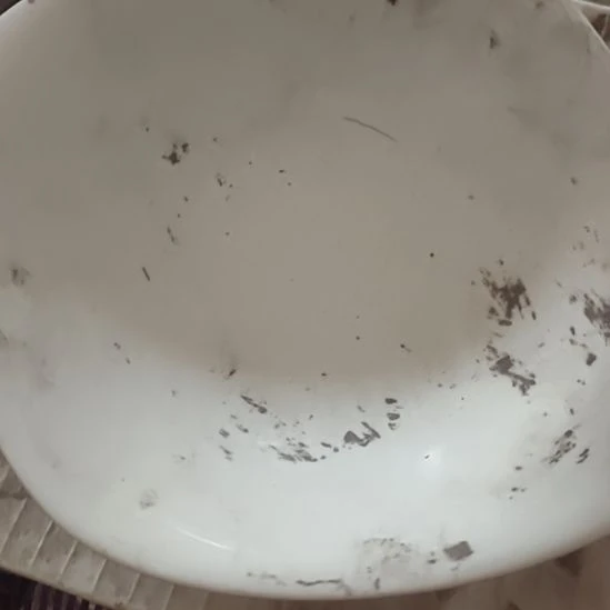 瓷发两个，一个微瑕品，