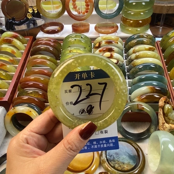 蛇纹石玉未镶嵌手镯56