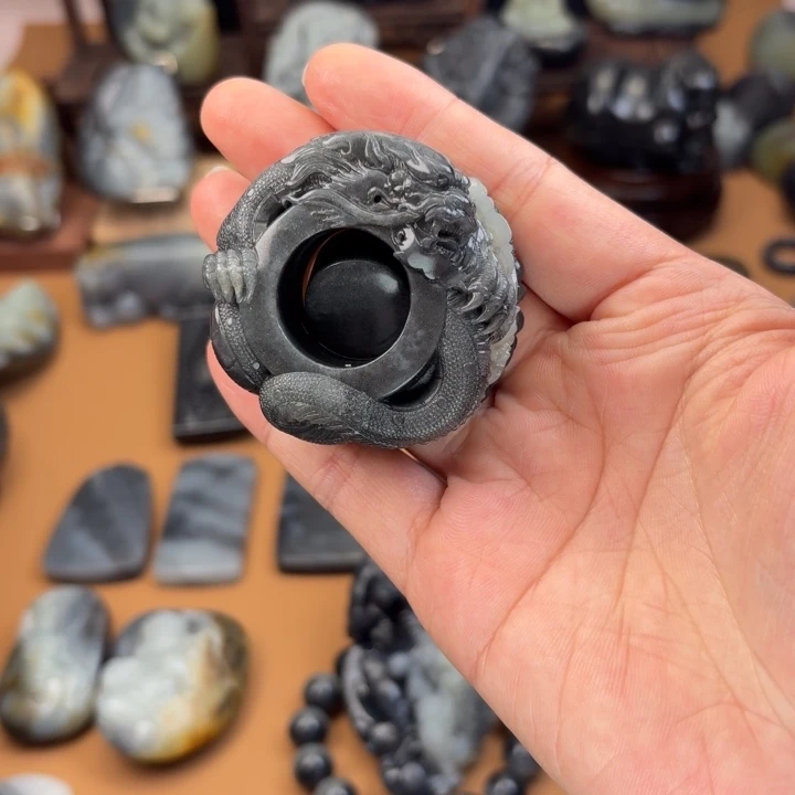 雷***建和田玉未镶嵌颈饰