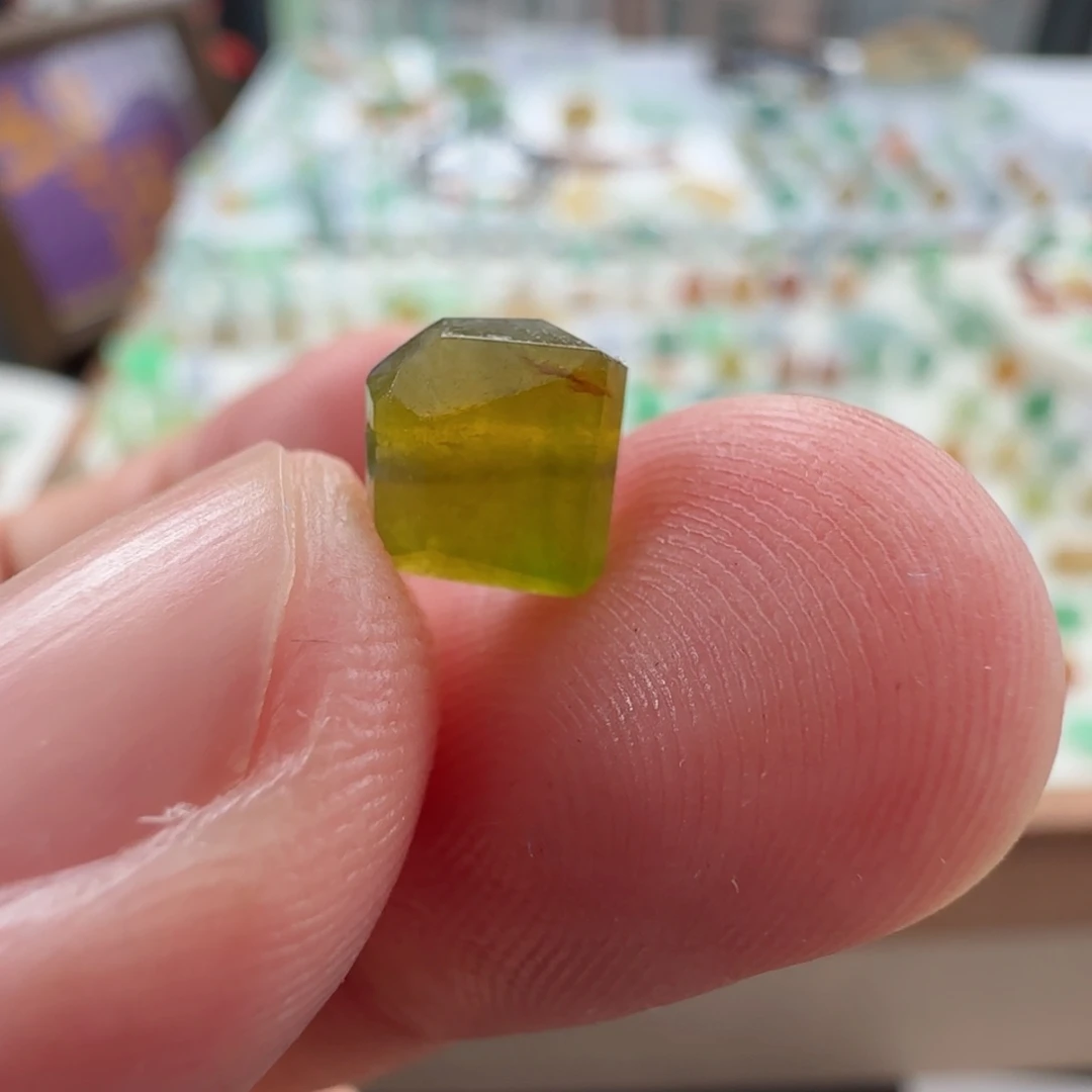 未镶嵌定制翡翠玉*轩定制翡翠毛货不退不换