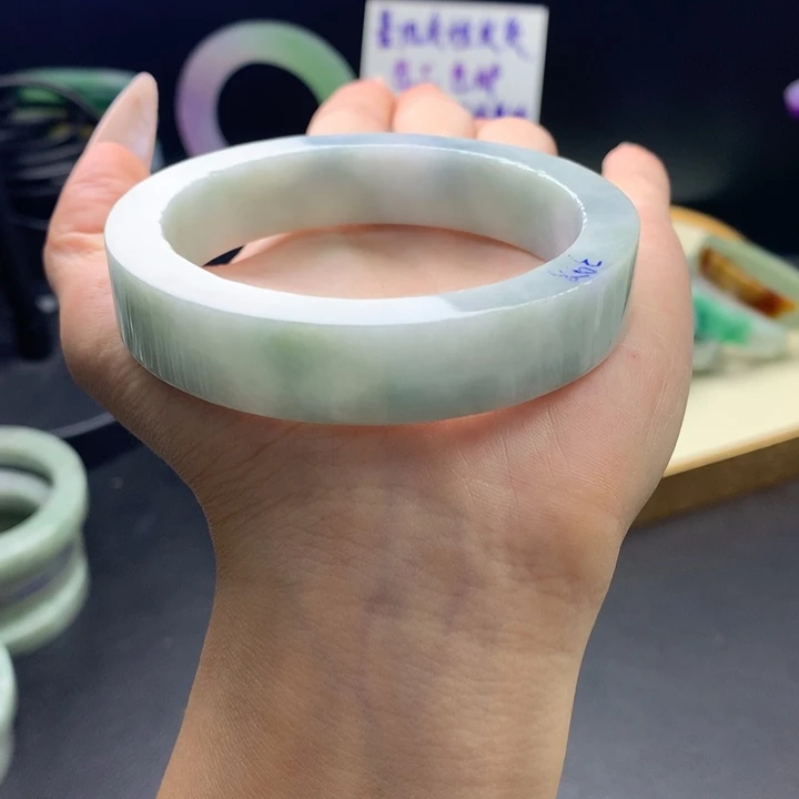 未镶嵌翡翠手镯定制翡翠