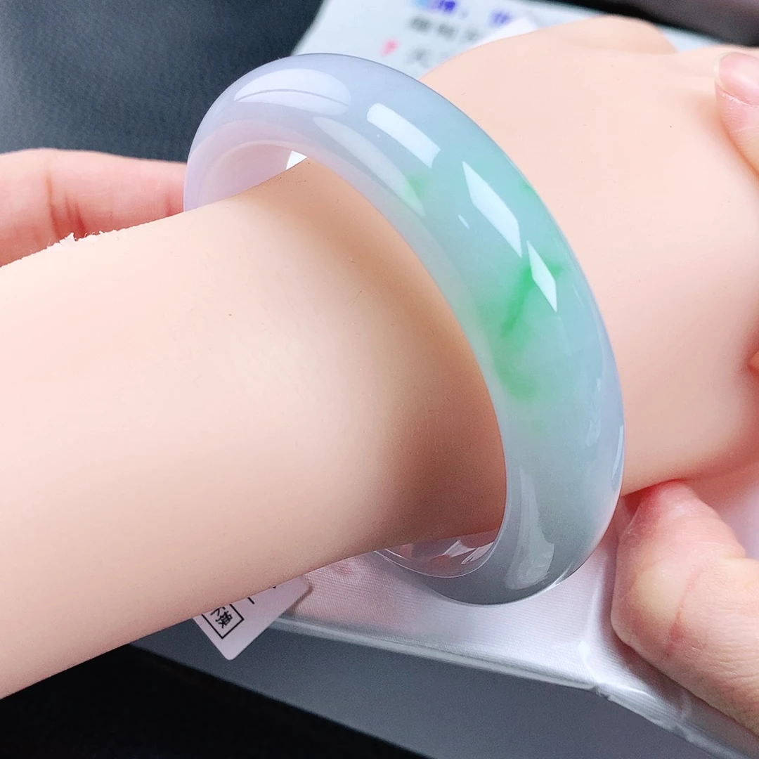 未镶嵌手镯翡翠58轮胎飘绿