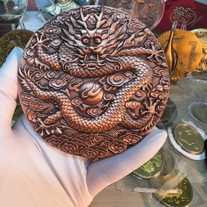 其他普通金属大龙铜章一枚