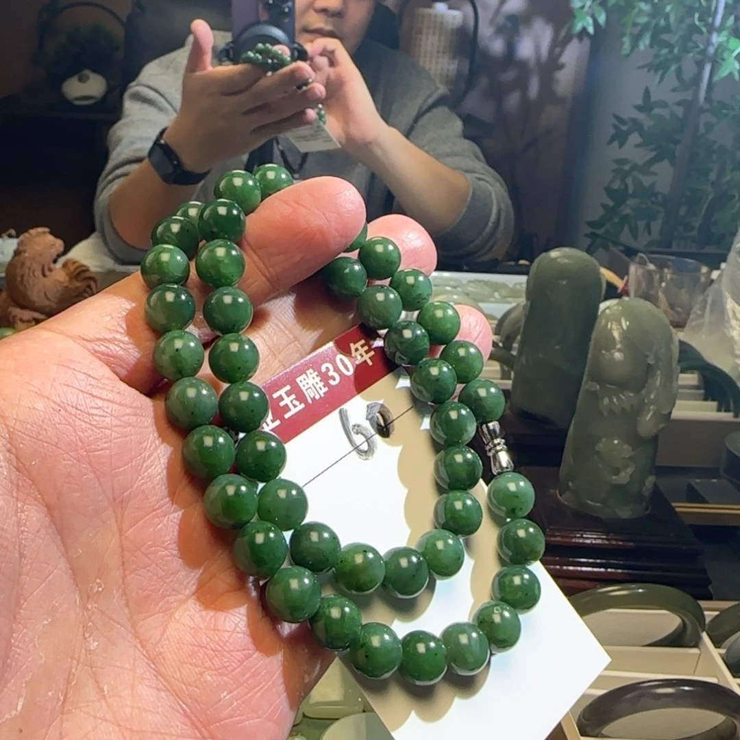 青***子和田玉未镶嵌颈饰