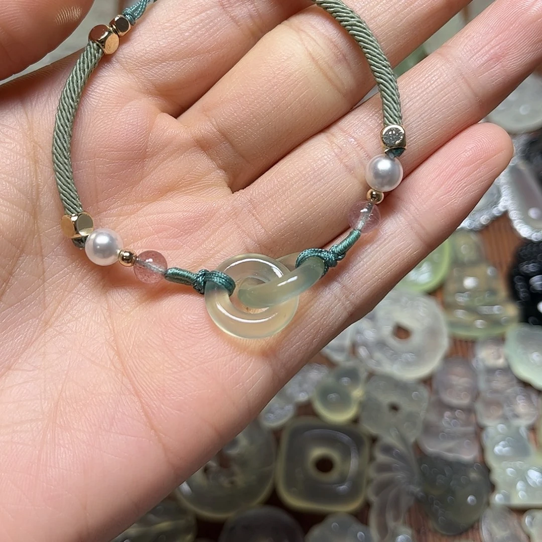 岫玉未镶嵌颈饰吊坠