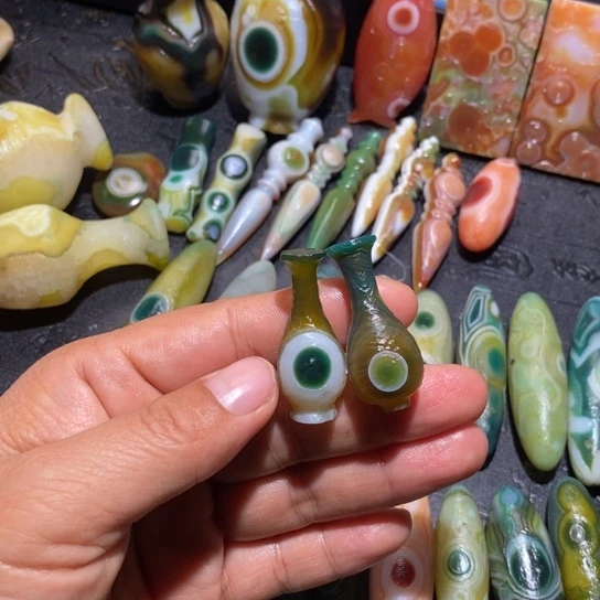 石英质玉未镶嵌珠宝半成品夏**阳