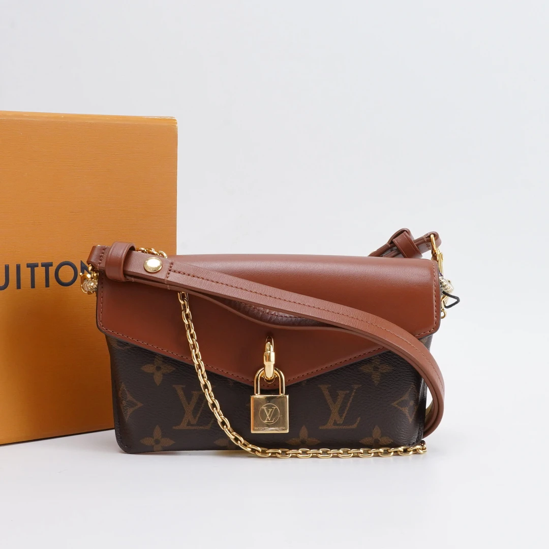 95新 LouisVuitton/路易威登 【诗诗】padlock链条包/BG22000677