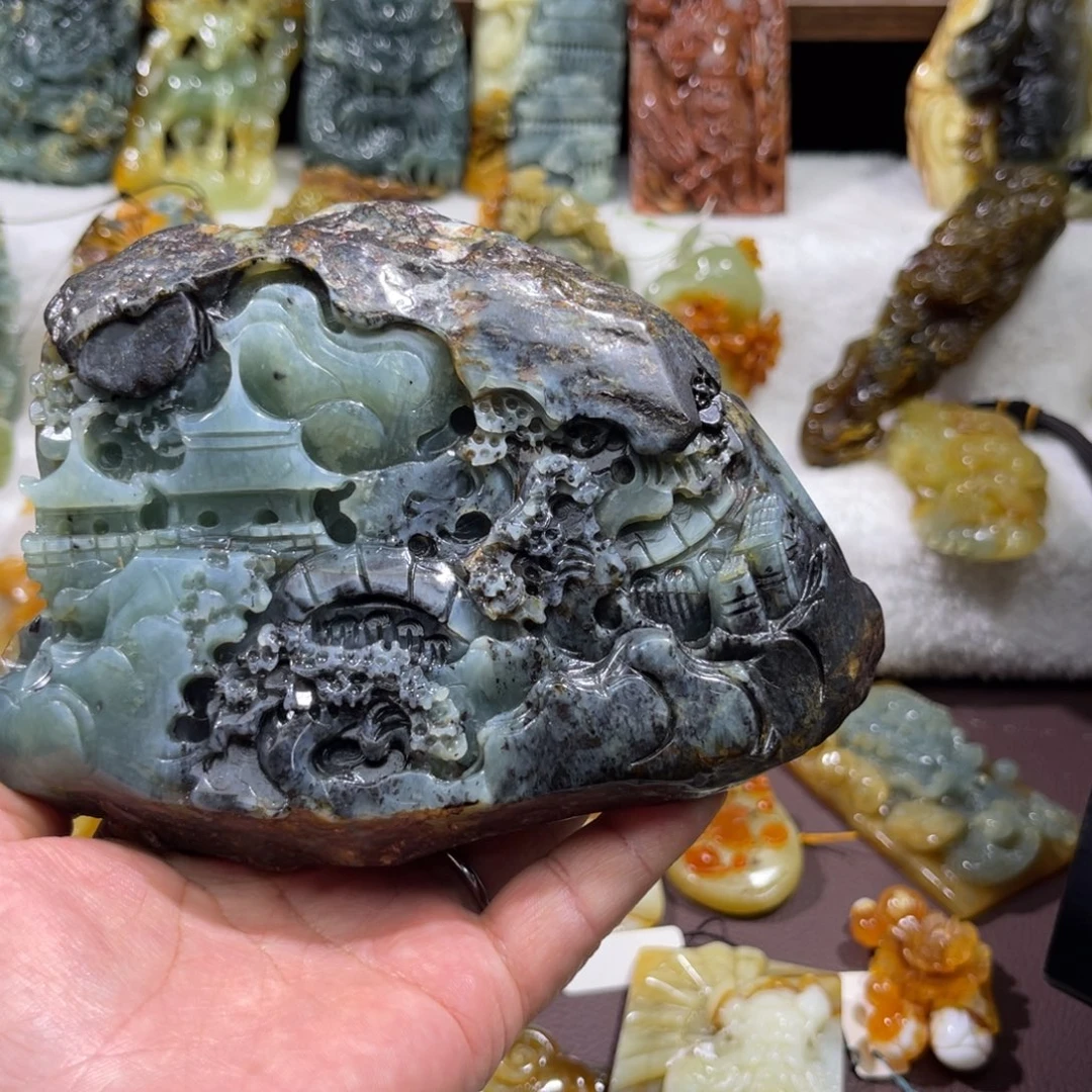 蛇纹石玉未镶嵌颈饰