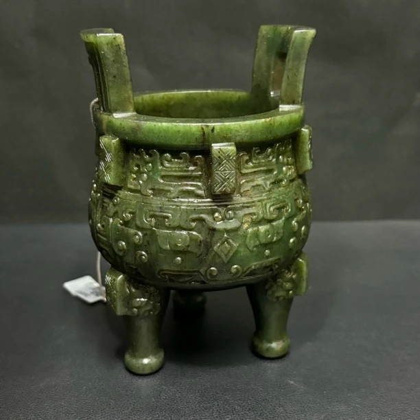 清代和田碧玉三足鼎式炉/古85890