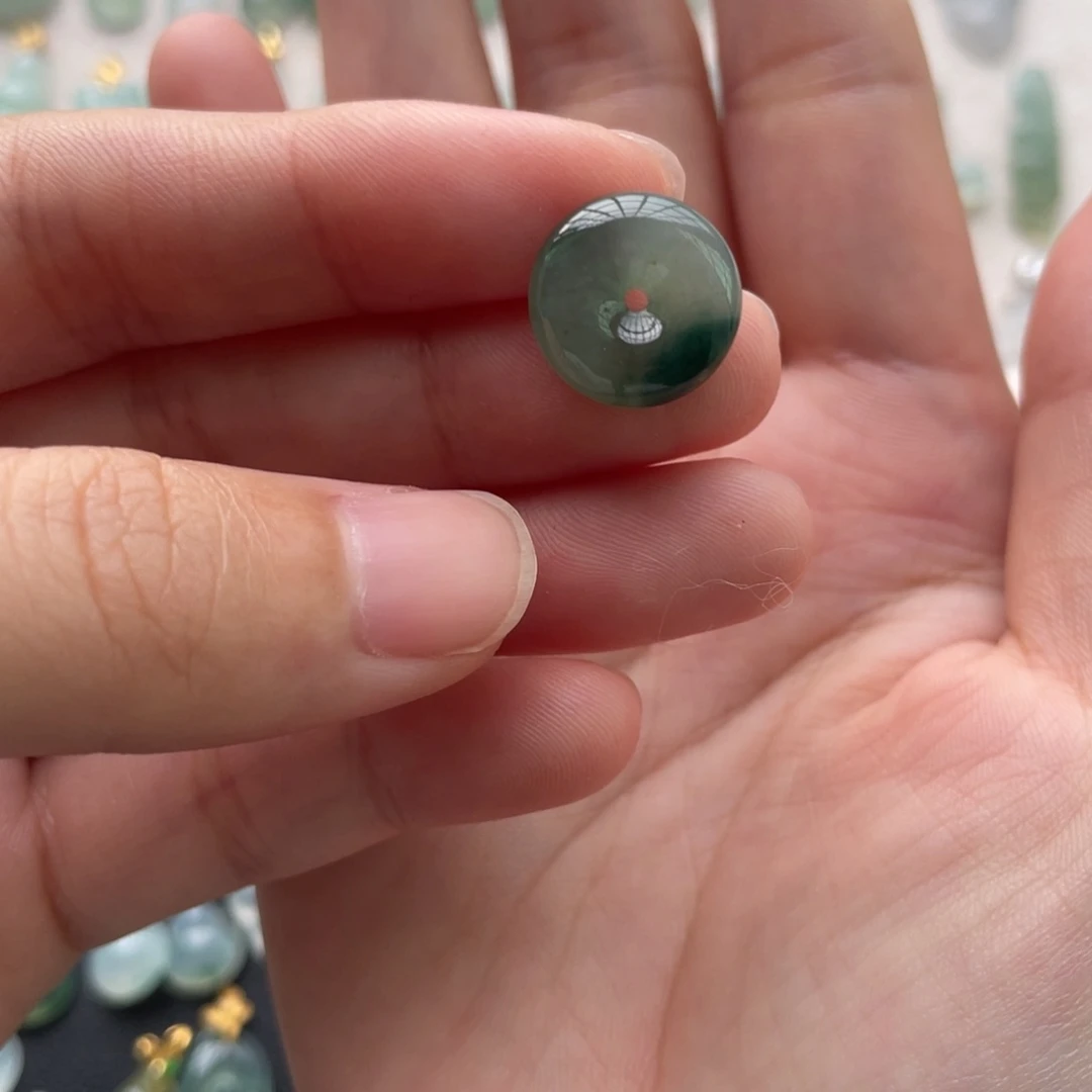 翡翠未镶嵌颈饰小小平安扣