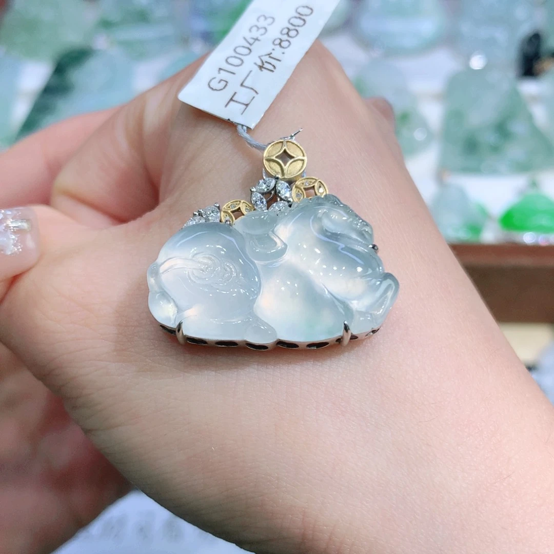 吊坠(不含链)18K金镶嵌翡翠天然缅甸A货翡翠揭阳工马上有钱