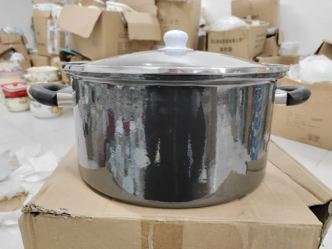 26口径搪瓷黑桶不沾锅瑕疵处理颜色随机发