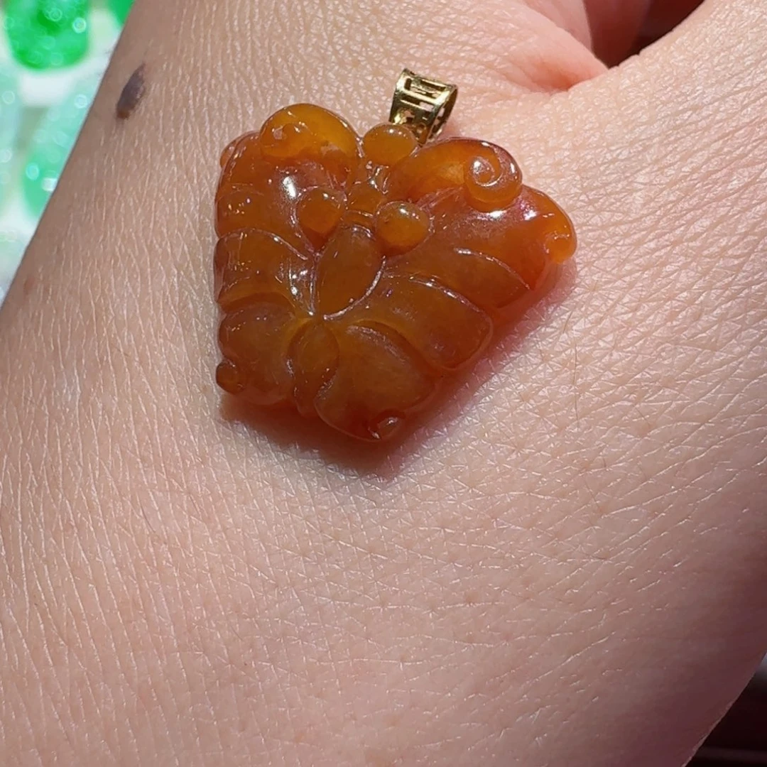 颈饰18K金镶嵌翡翠