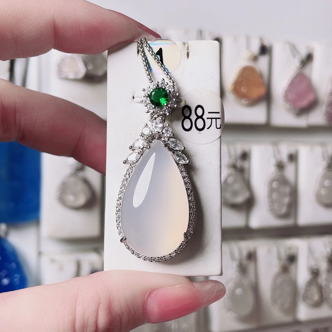 玛瑙/玉髓未镶嵌颈饰