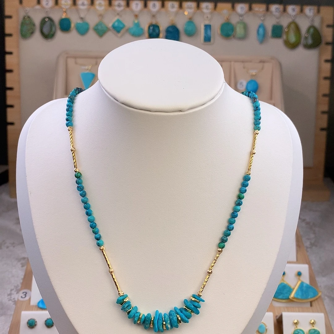 绿松石未镶嵌颈饰