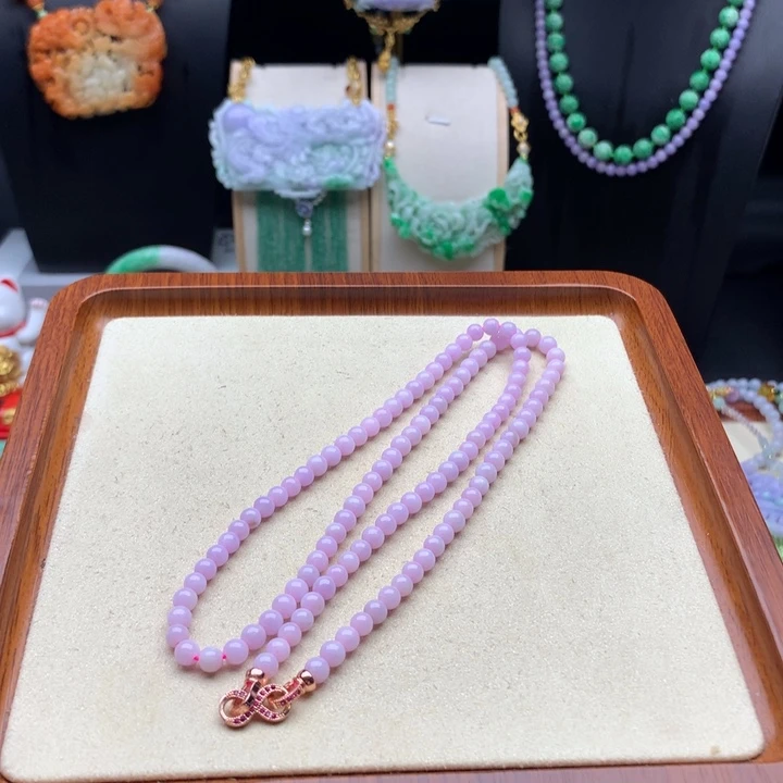 翡翠颈饰未镶嵌翡翠项链