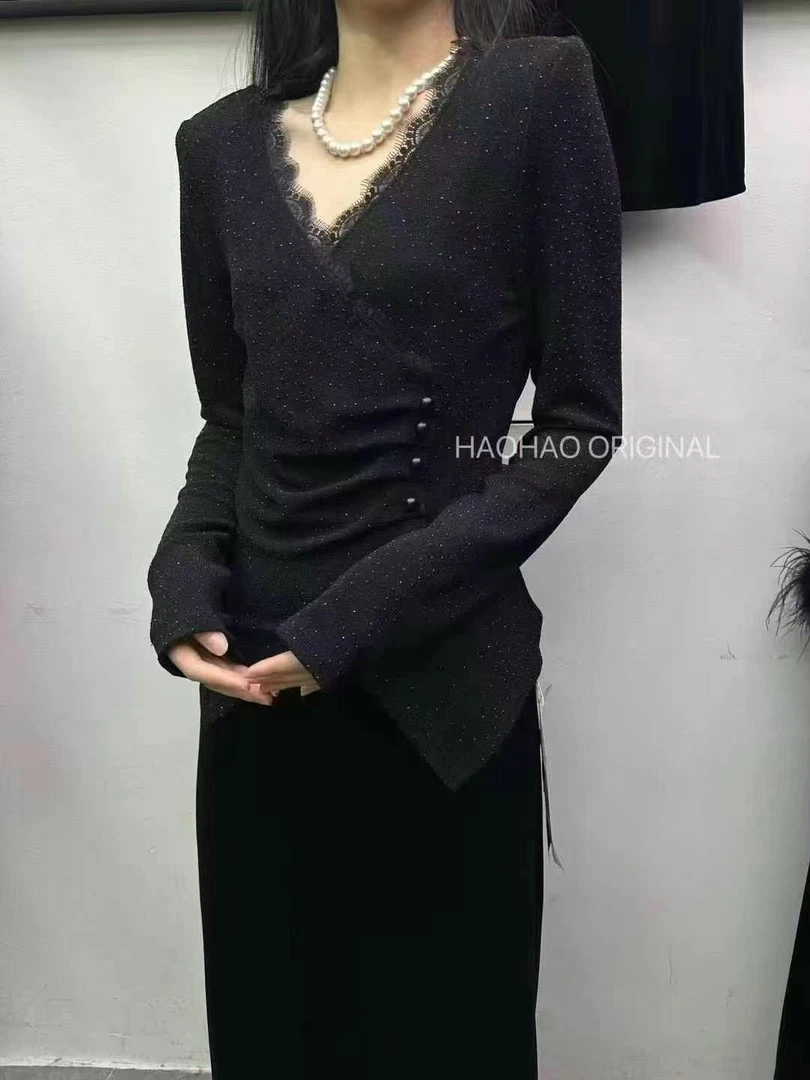 城城家[欧货定制蕾丝领斜显瘦襟交叉打底衫]Q603