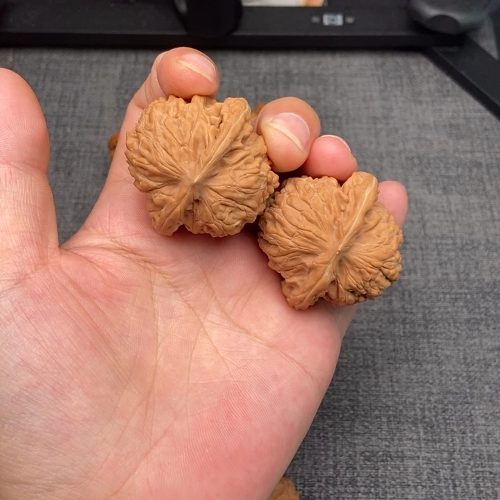 文玩核桃把件霞云岭40