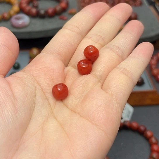 南红玛瑙单珠8mm多样性发1未镶嵌
