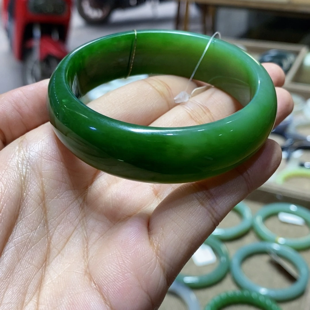 和田玉（碧玉）未镶嵌手镯