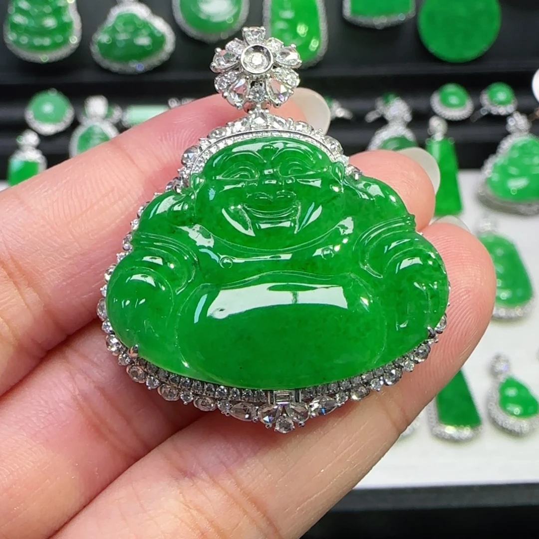 翡翠18K金镶嵌颈饰吊坠