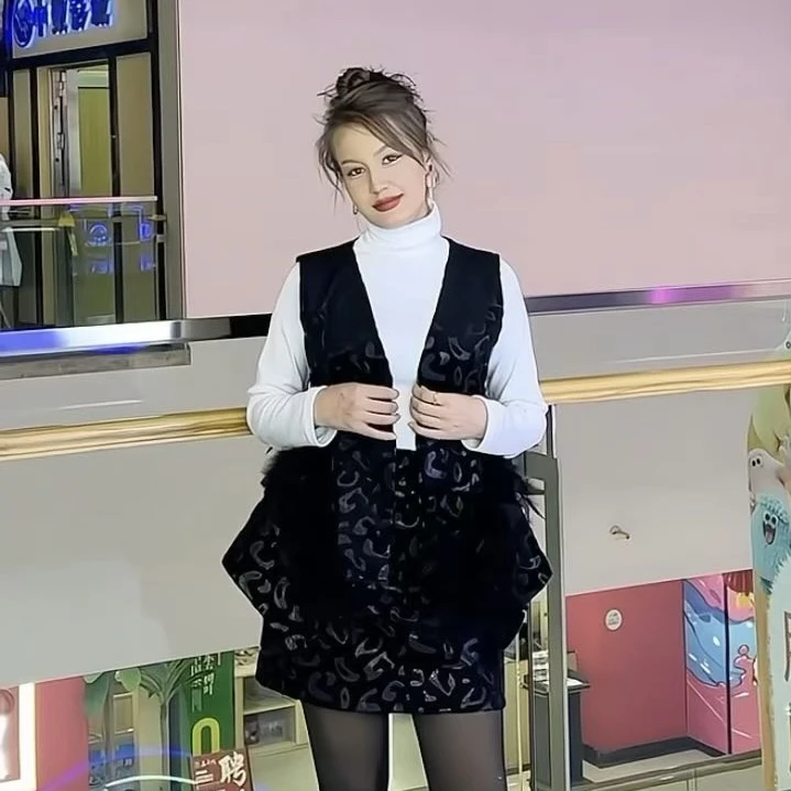 国风刺绣提花盘扣拼接马夹女设计感显瘦洋气叠穿背心上衣两件套