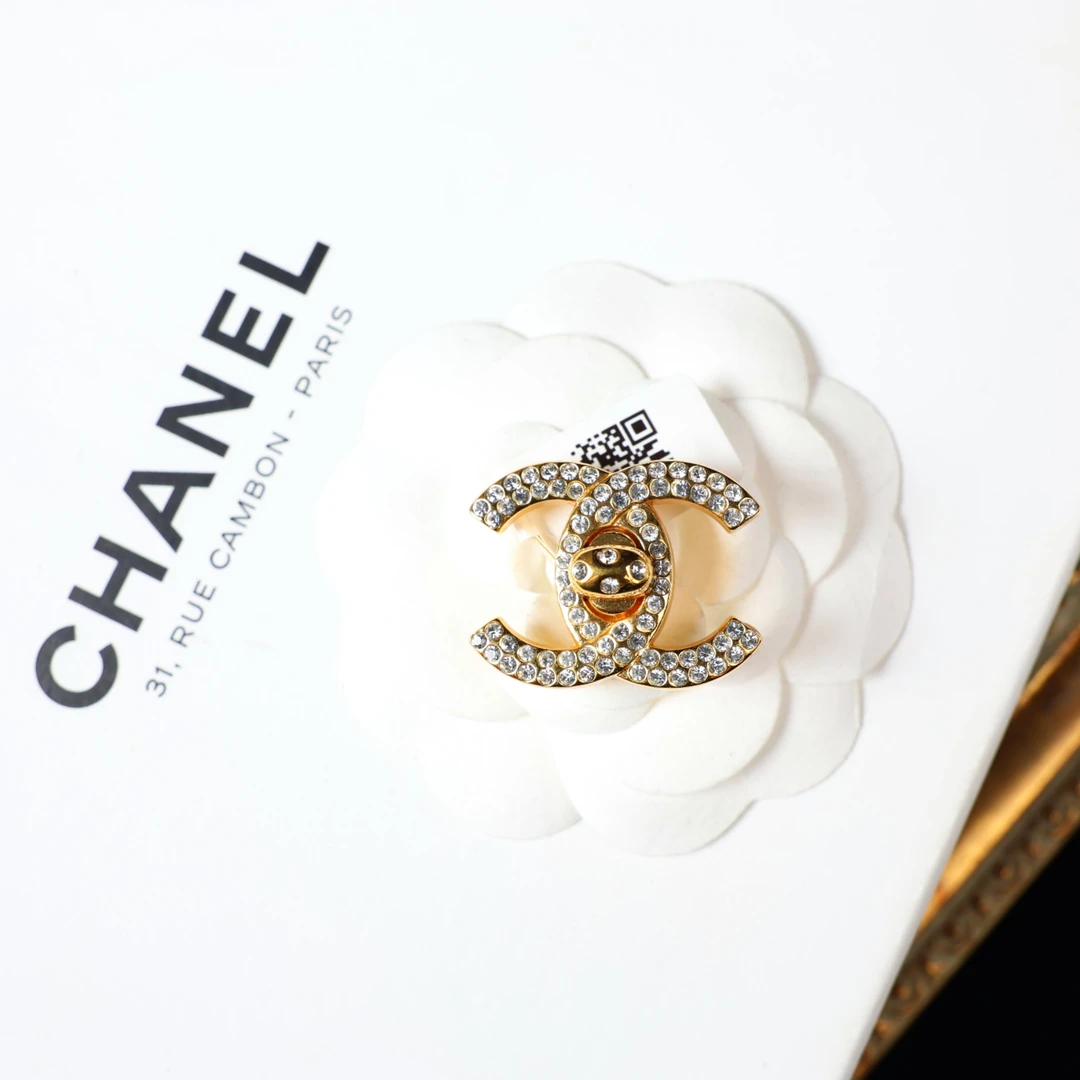 95新 Chanel/香奈儿 柚礼中古/香奈儿满钻书包扣胸针LZ506129