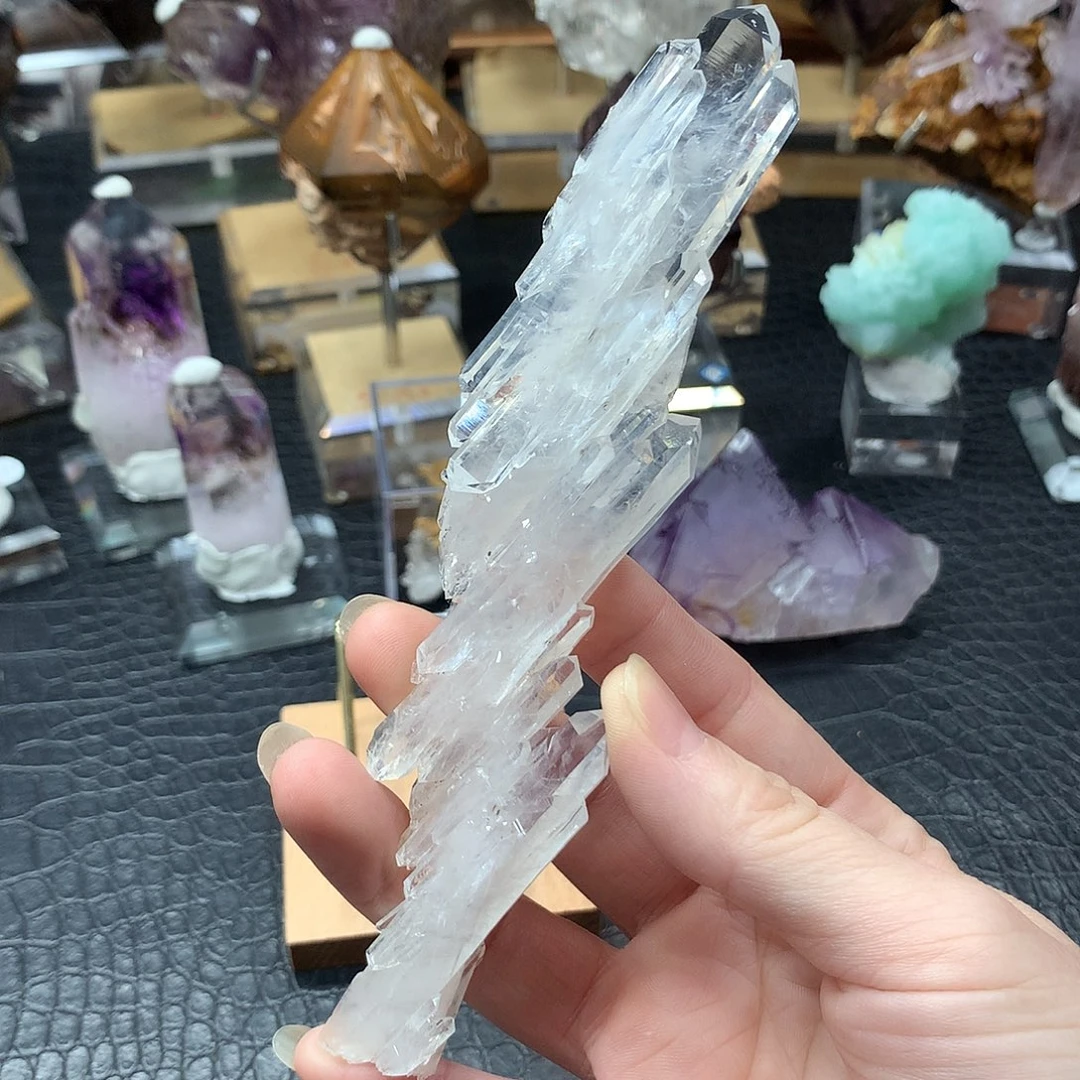未镶嵌大型摆件（非配饰）水晶缝合不退换