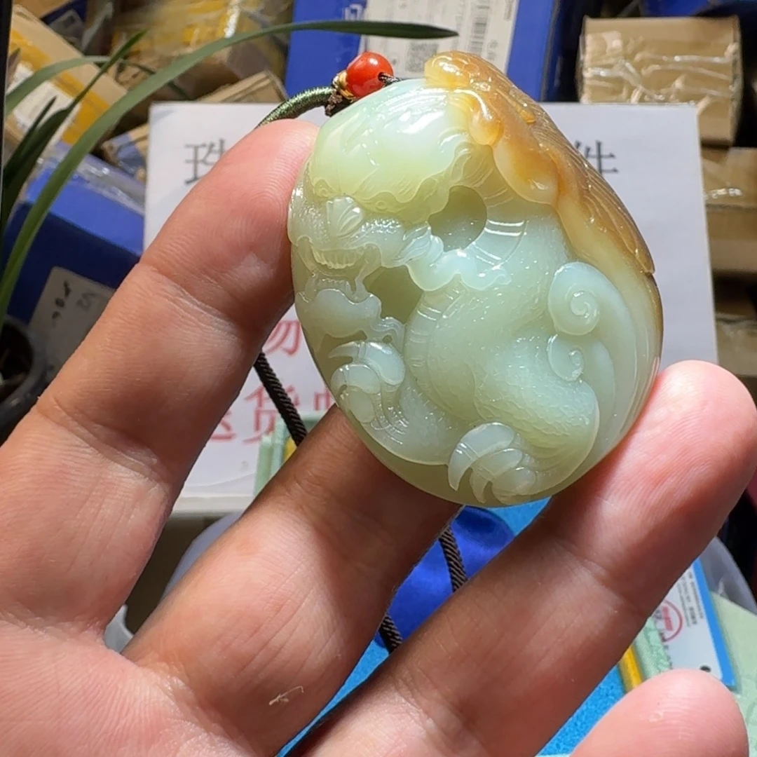 和田玉（糖玉）未镶嵌颈饰